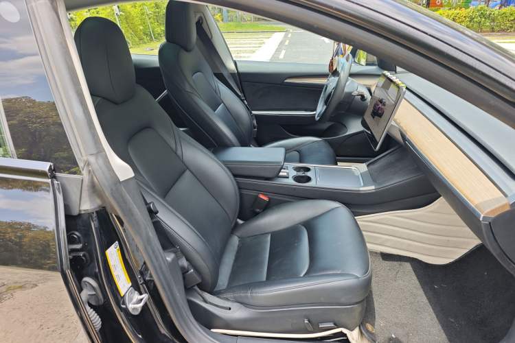 Used Tesla Model 3 2022 Rear-Wheel-Drive Version Right Front Seat