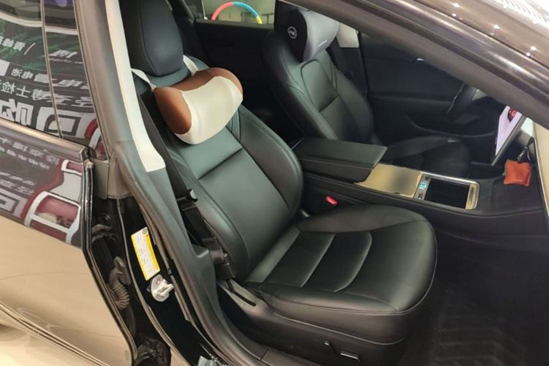 Used Tesla Model 3 2022 Rear-Wheel-Drive Version Right Front Seat