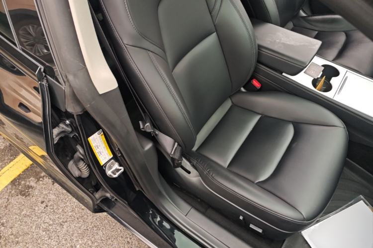 Used Tesla Model 3 2022 Rear-Wheel-Drive Version Right Front Seat