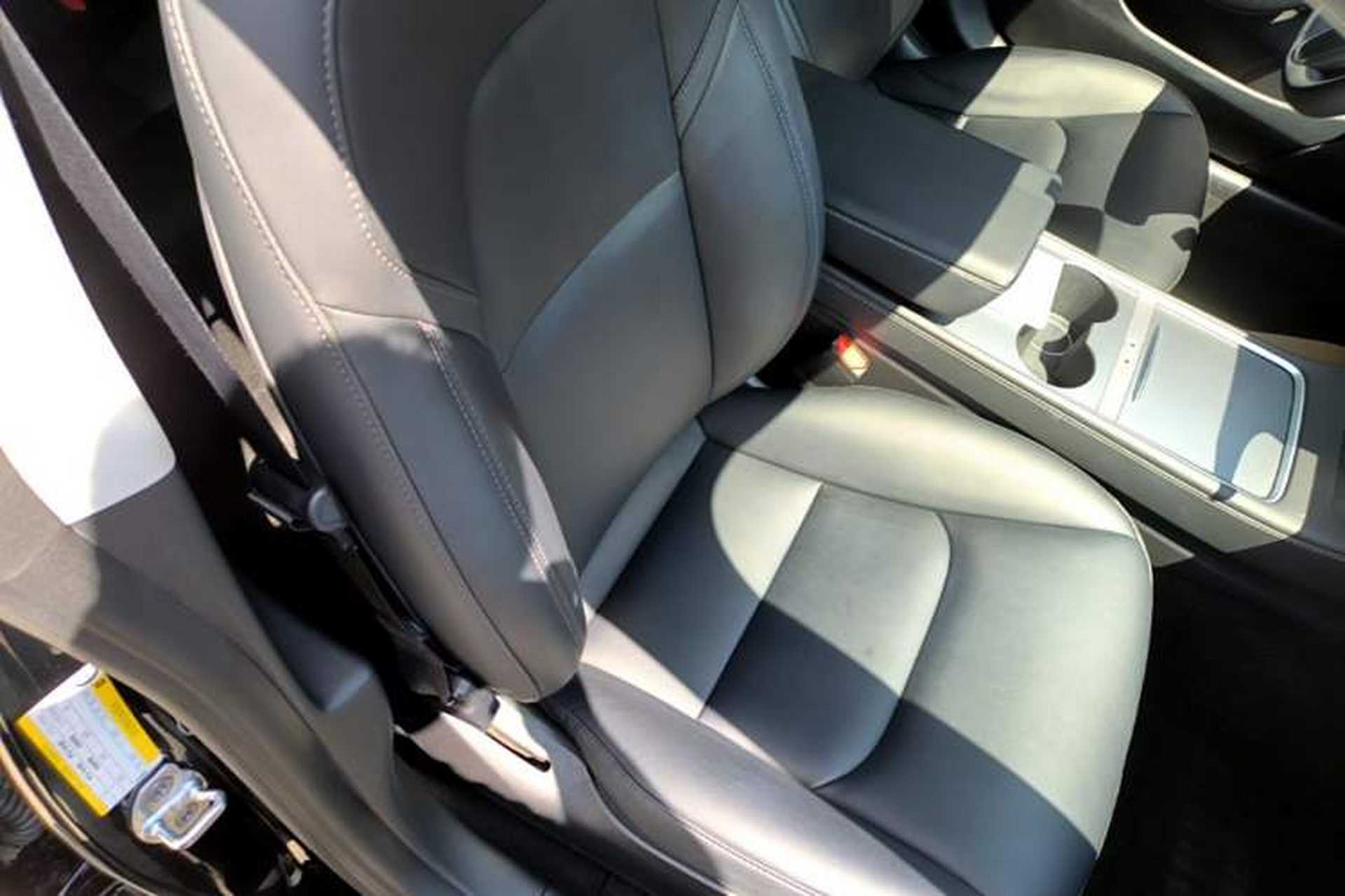 Used Tesla Model 3 2022 Rear-Wheel-Drive Version Right Front Seat