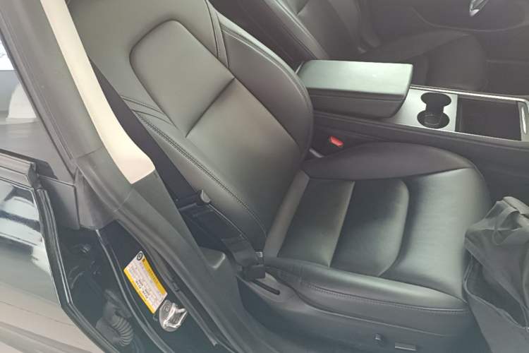 Used Tesla Model 3 2022 Rear-Wheel-Drive Version Right Front Seat