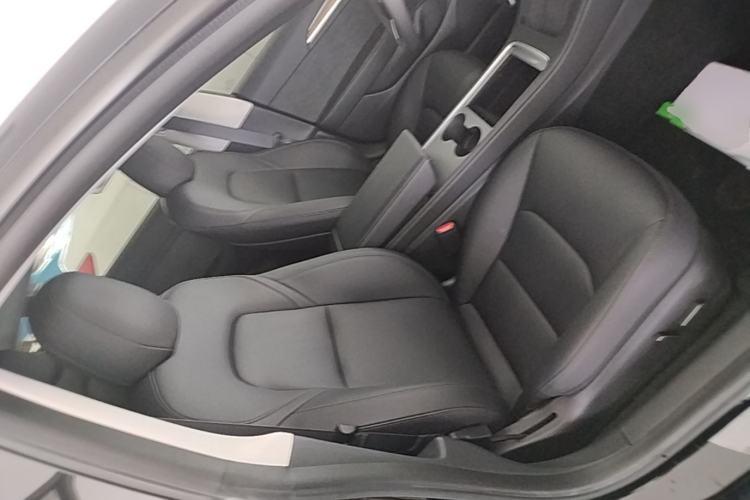 Used Tesla Model 3 2022 Rear-Wheel-Drive Version Right Front Seat