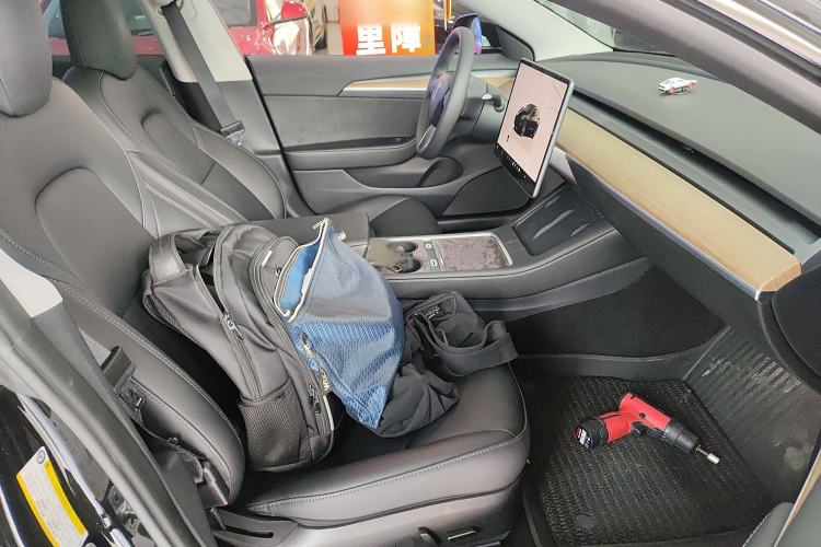 Used Tesla Model 3 2022 Performance High-Performance All-Wheel-Drive Version Right Front Seat