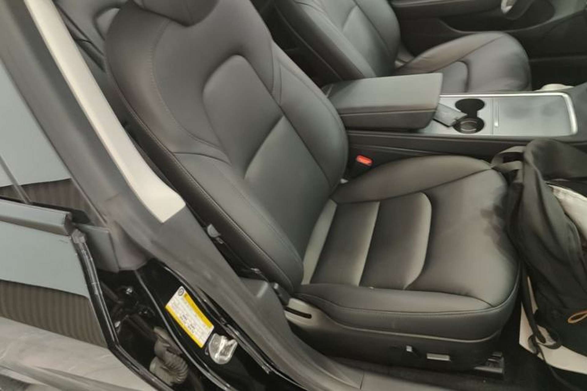 Used Tesla Model 3 2022 Rear-Wheel-Drive Version Right Front Seat