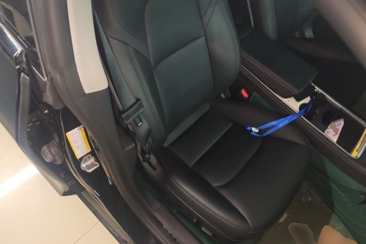 Used Tesla Model 3 2022 Rear-Wheel-Drive Version Right Front Seat