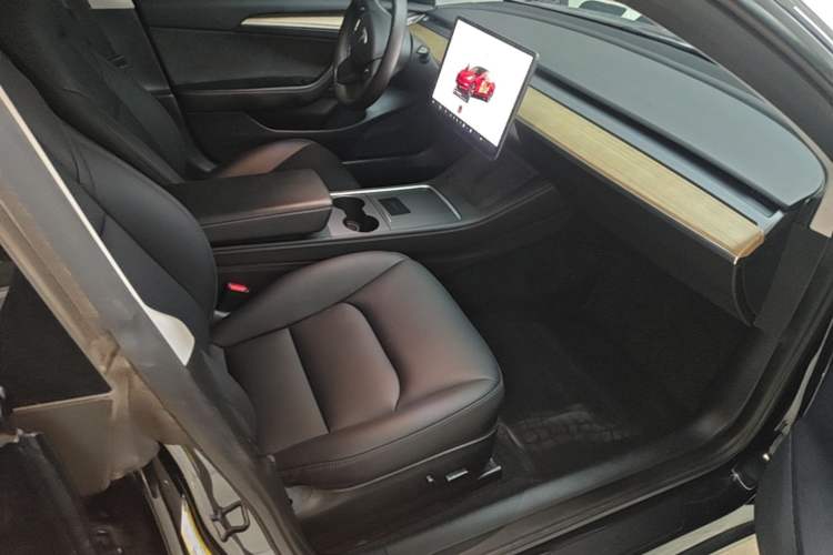 Used Tesla Model 3 2022 Rear-Wheel-Drive Version Right Front Seat