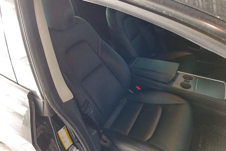 Used Tesla Model 3 2022 Rear-Wheel-Drive Version Right Front Seat