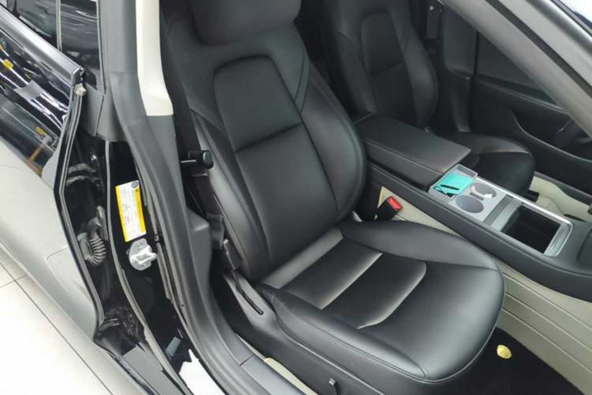 Used Tesla Model 3 2022 Rear-Wheel-Drive Version Right Front Seat
