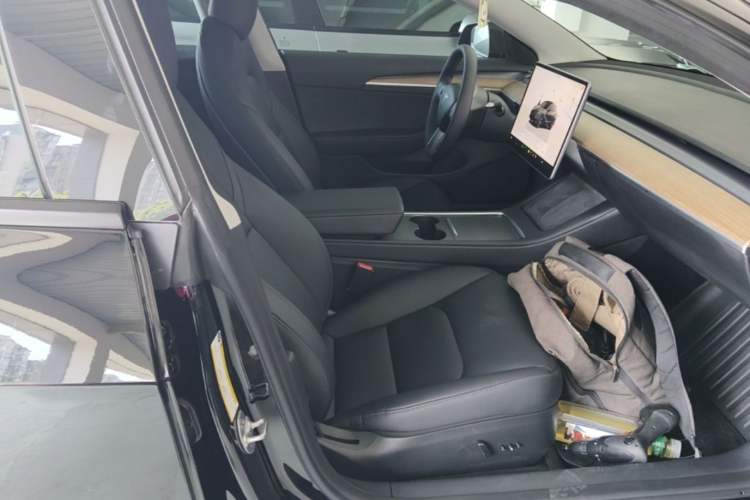 Used Tesla Model 3 2022 Rear-Wheel-Drive Version Right Front Seat