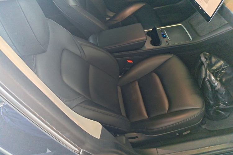 Used Tesla Model 3 2022 Rear-Wheel-Drive Version Right Front Seat