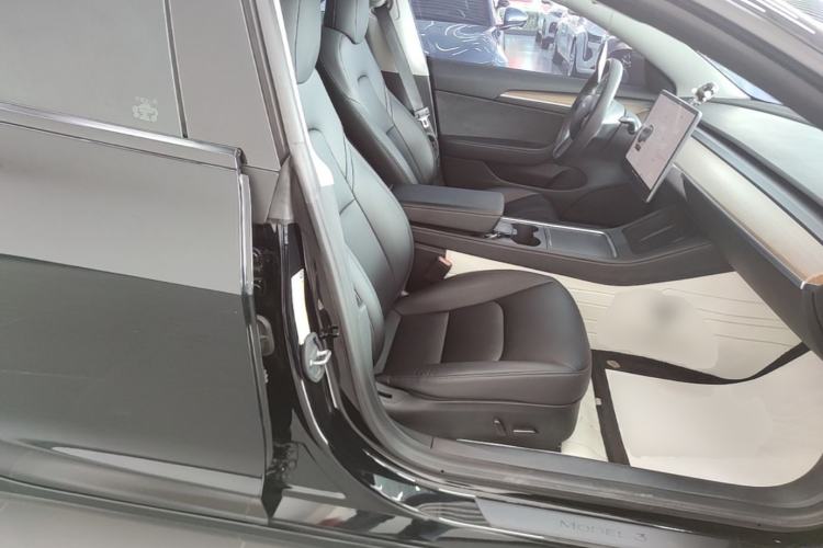 Used Tesla Model 3 2022 Rear-Wheel-Drive Version Right Front Seat