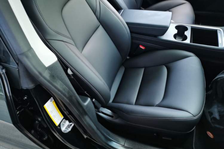 Used Tesla Model 3 2022 Rear-Wheel-Drive Version Right Front Seat