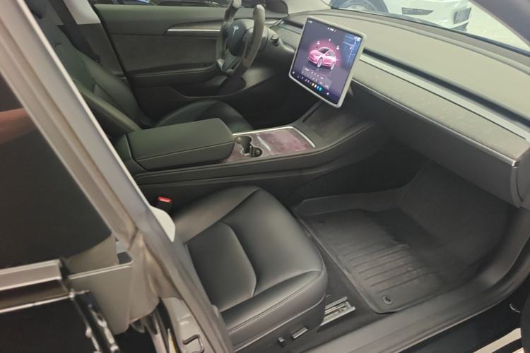 Used Tesla Model 3 2022 Rear-Wheel-Drive Version Right Front Seat