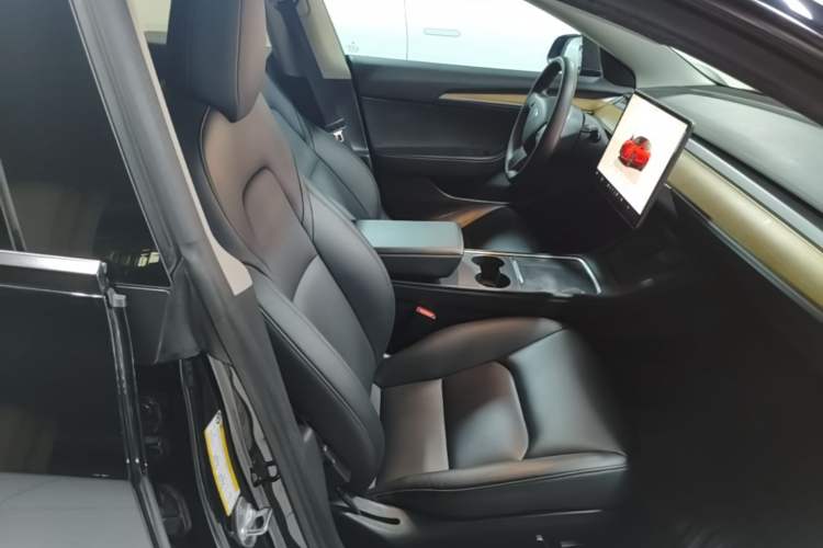 Used Tesla Model 3 2022 Rear-Wheel-Drive Version Right Front Seat