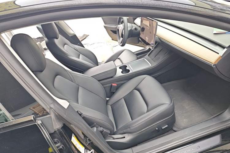 Used Tesla Model 3 2022 Rear-Wheel-Drive Version Right Front Seat
