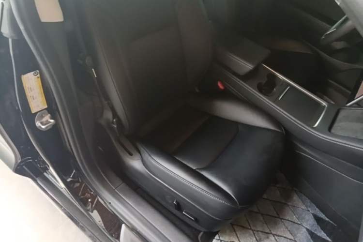 Used Tesla Model 3 2022 Rear-Wheel-Drive Version Right Front Seat