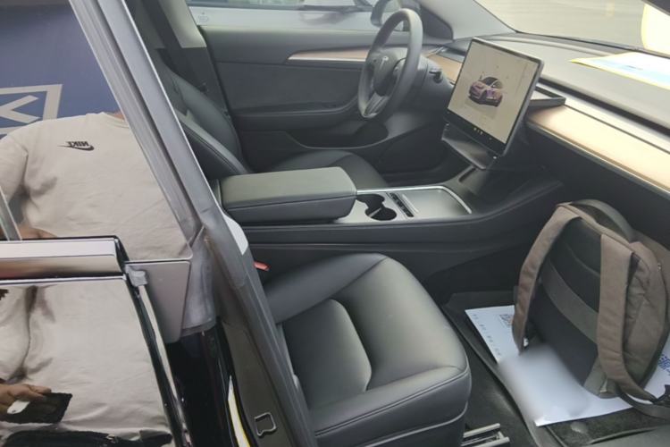 Used Tesla Model 3 2022 Rear-Wheel-Drive Version Right Front Seat