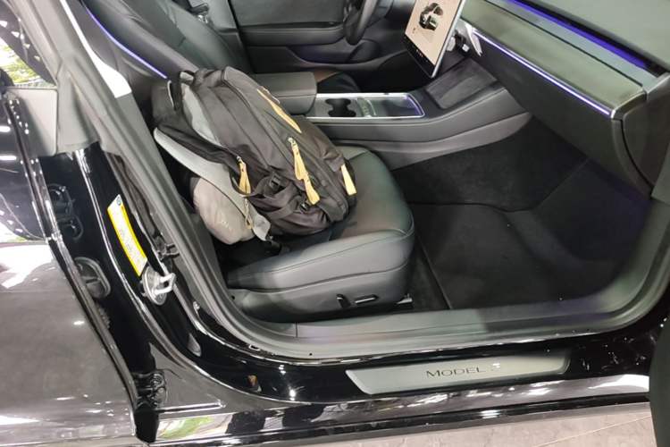 Used Tesla Model 3 2022 Performance High-Performance All-Wheel-Drive Version Right Front Seat