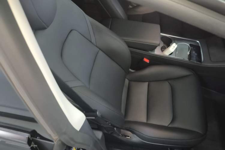 Used Tesla Model 3 2022 Rear-Wheel-Drive Version Right Front Seat