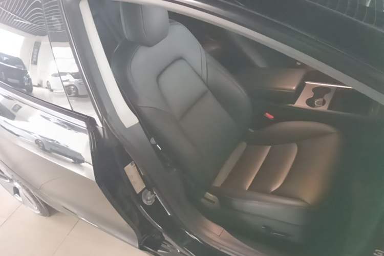 Used Tesla Model 3 2022 Rear-Wheel-Drive Version Right Front Seat