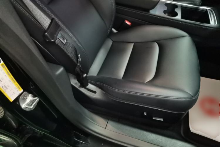 Used Tesla Model 3 2022 Rear-Wheel-Drive Version Right Front Seat