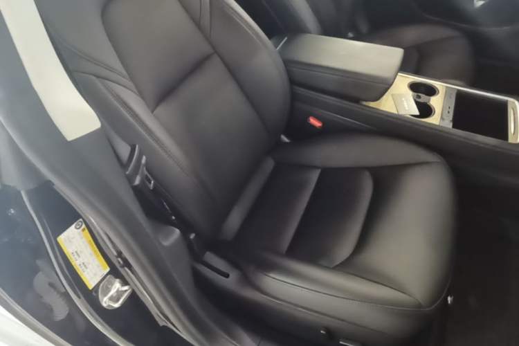 Used Tesla Model 3 2022 Rear-Wheel-Drive Version Right Front Seat
