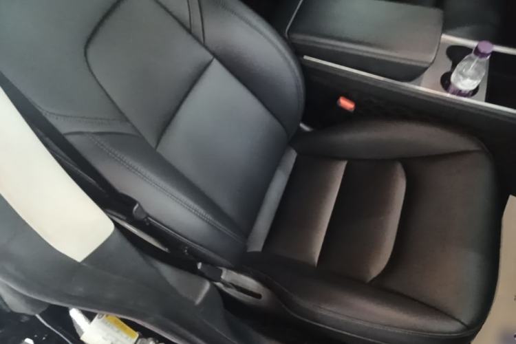 Used Tesla Model 3 2022 Rear-Wheel-Drive Version Right Front Seat