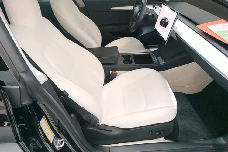 Used Tesla Model 3 2022 Rear-Wheel-Drive Version Right Front Seat