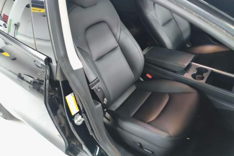 Used Tesla Model 3 2022 Rear-Wheel-Drive Version Right Front Seat