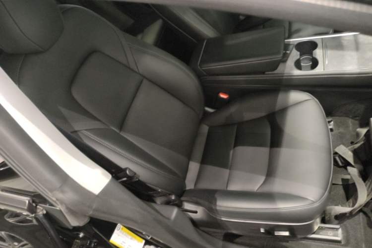 Used Tesla Model 3 2022 Rear-Wheel-Drive Version Right Front Seat