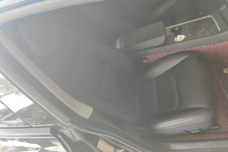 Used Tesla Model 3 2022 Rear-Wheel-Drive Version Right Front Seat