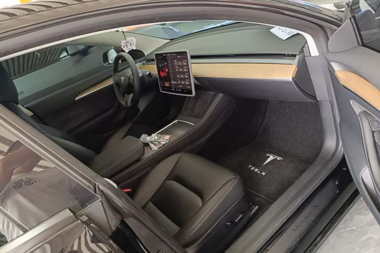 Used Tesla Model 3 2022 Rear-Wheel-Drive Version Right Front Seat