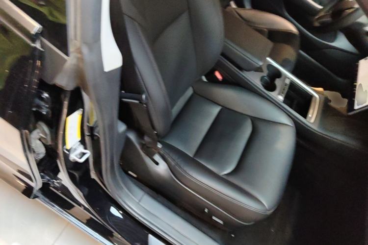 Used Tesla Model 3 2022 Rear-Wheel-Drive Version Right Front Seat
