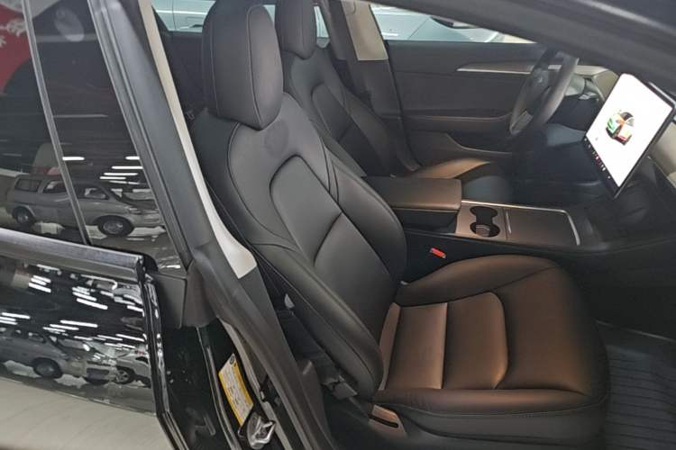Used Tesla Model 3 2022 Rear-Wheel-Drive Version Right Front Seat