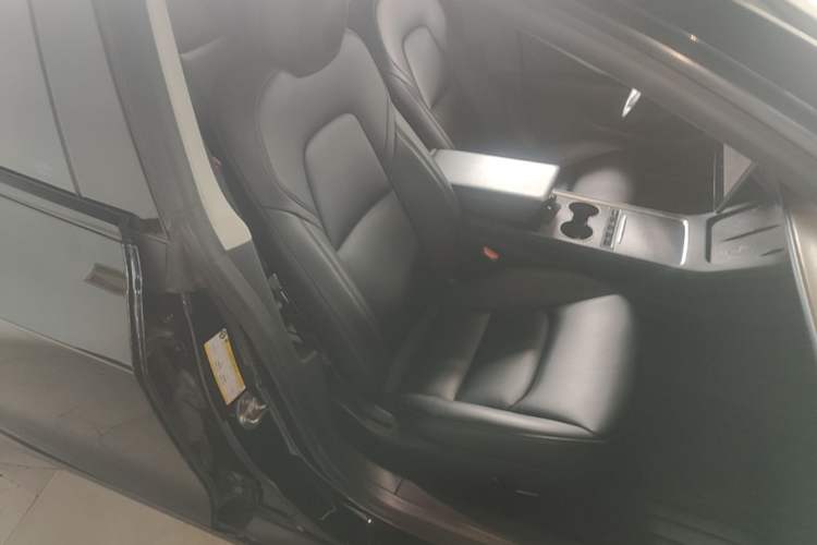 Used Tesla Model 3 2022 Rear-Wheel-Drive Version Right Front Seat
