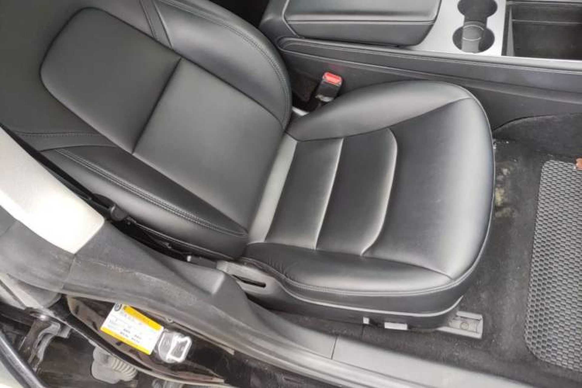 Used Tesla Model 3 2022 Rear-Wheel-Drive Version Right Front Seat