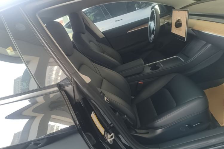 Used Tesla Model 3 2022 Rear-Wheel-Drive Version Right Front Seat