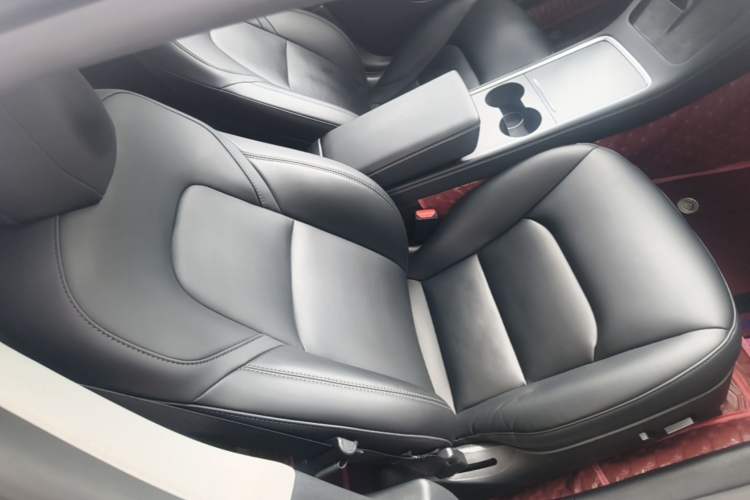 Used Tesla Model 3 2022 Rear-Wheel-Drive Version Right Front Seat