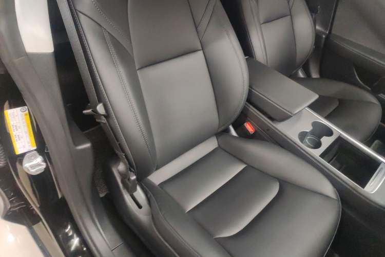 Used Tesla Model 3 2022 Rear-Wheel-Drive Version Right Front Seat