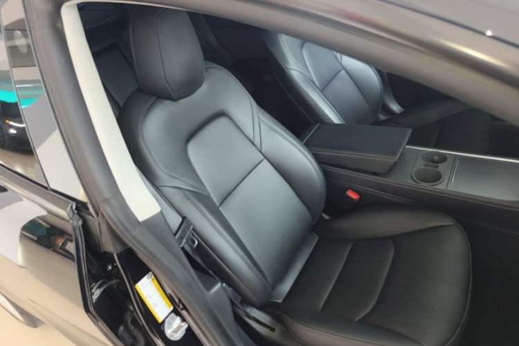 Used Tesla Model 3 2022 Rear-Wheel-Drive Version Right Front Seat