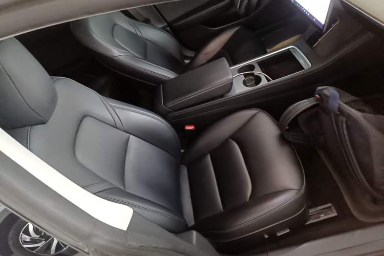 Used Tesla Model 3 2022 Rear-Wheel-Drive Version Right Front Seat