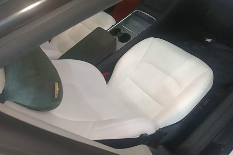 Used Tesla Model 3 2022 Rear-Wheel-Drive Version Right Front Seat