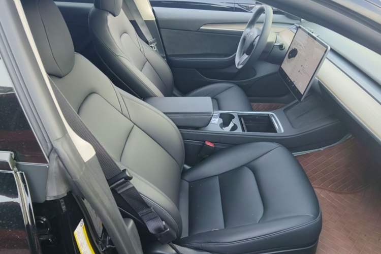 Used Tesla Model 3 2022 Rear-Wheel-Drive Version Right Front Seat