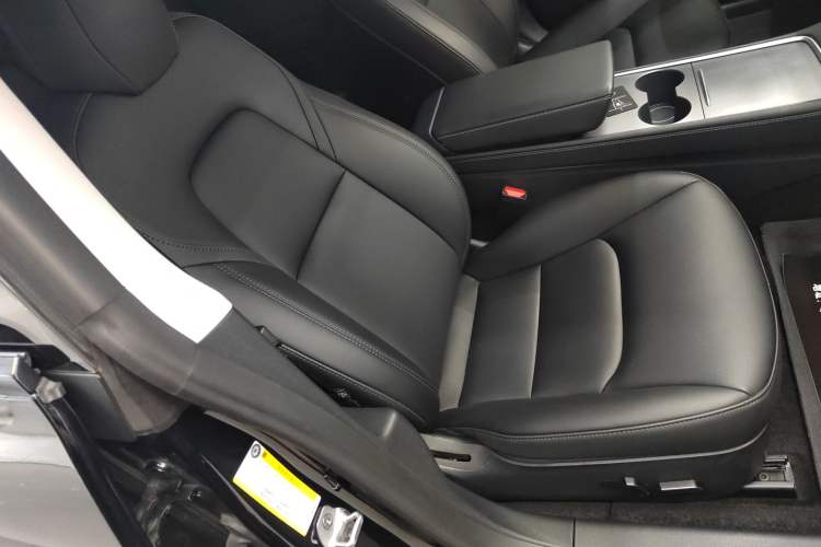 Used Tesla Model 3 2022 Rear-Wheel-Drive Version Right Front Seat