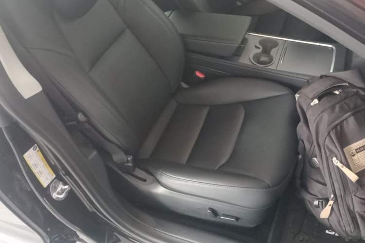 Used Tesla Model 3 2022 Rear-Wheel-Drive Version Right Front Seat