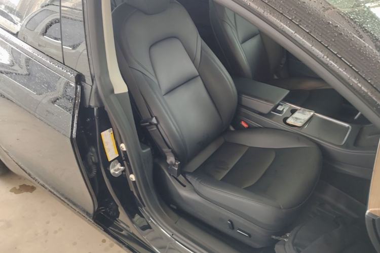 Used Tesla Model 3 2022 Rear-Wheel-Drive Version Right Front Seat