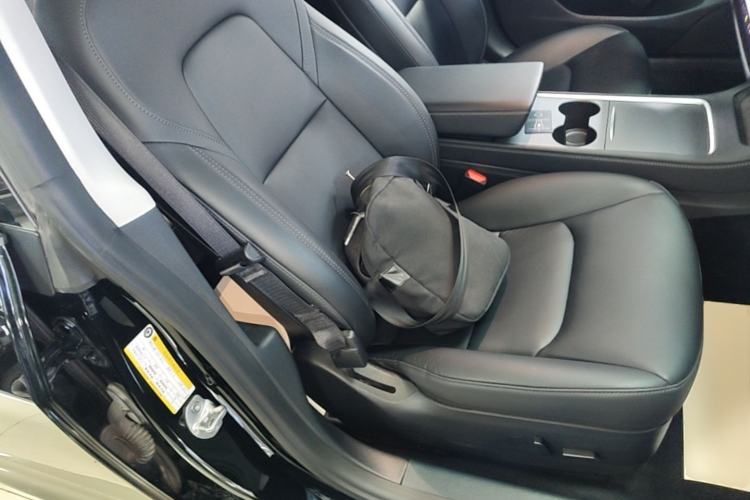 Used Tesla Model 3 2022 Rear-Wheel-Drive Version Right Front Seat