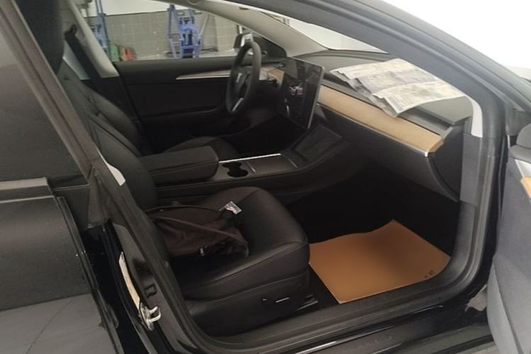 Used Tesla Model 3 2022 Rear-Wheel-Drive Version Right Front Seat