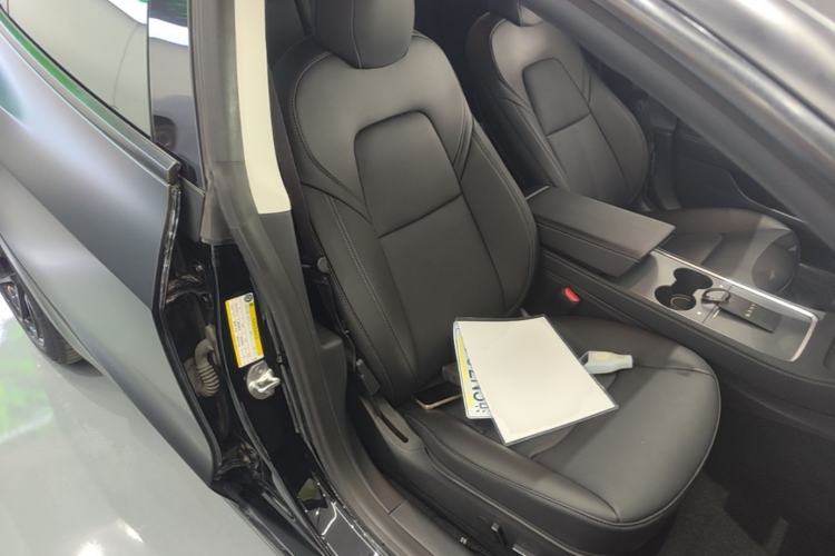 Used Tesla Model 3 2022 Rear-Wheel-Drive Version Right Front Seat