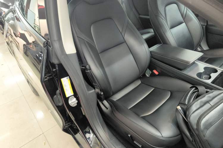 Used Tesla Model 3 2022 Rear-Wheel-Drive Version Right Front Seat
